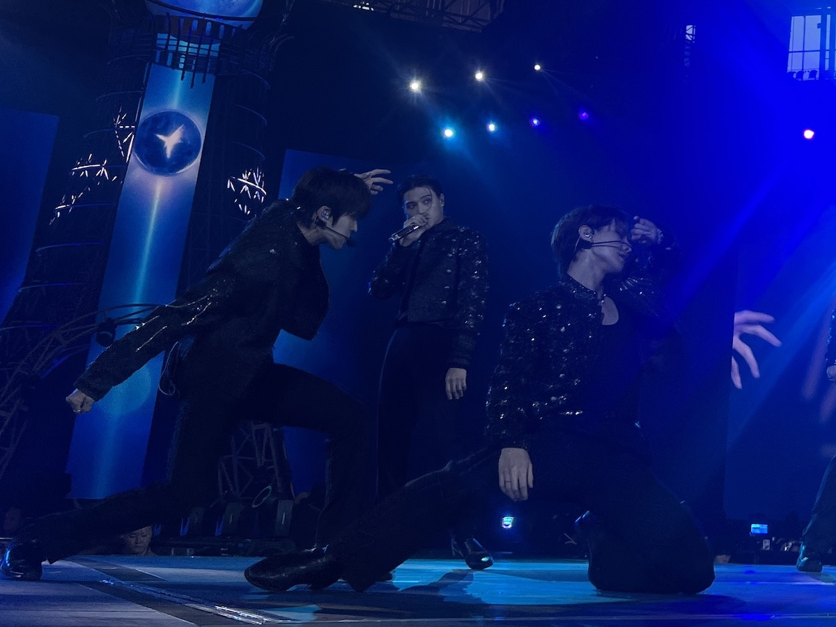 ATEEZ live in Texas (L to R): Yunho, Wooyoung, Yeosang © Freya Rinaldi